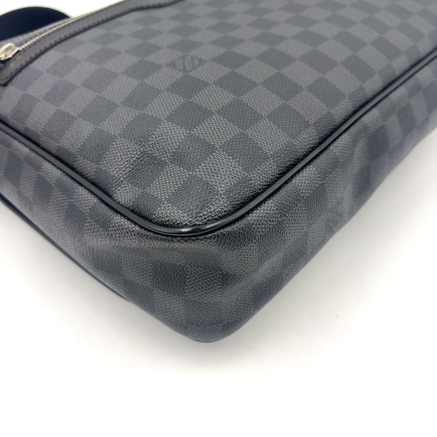 Louis Vuitton Daniel MM Damier Graphite Leather Black Shoulder Bag Silver — view 9