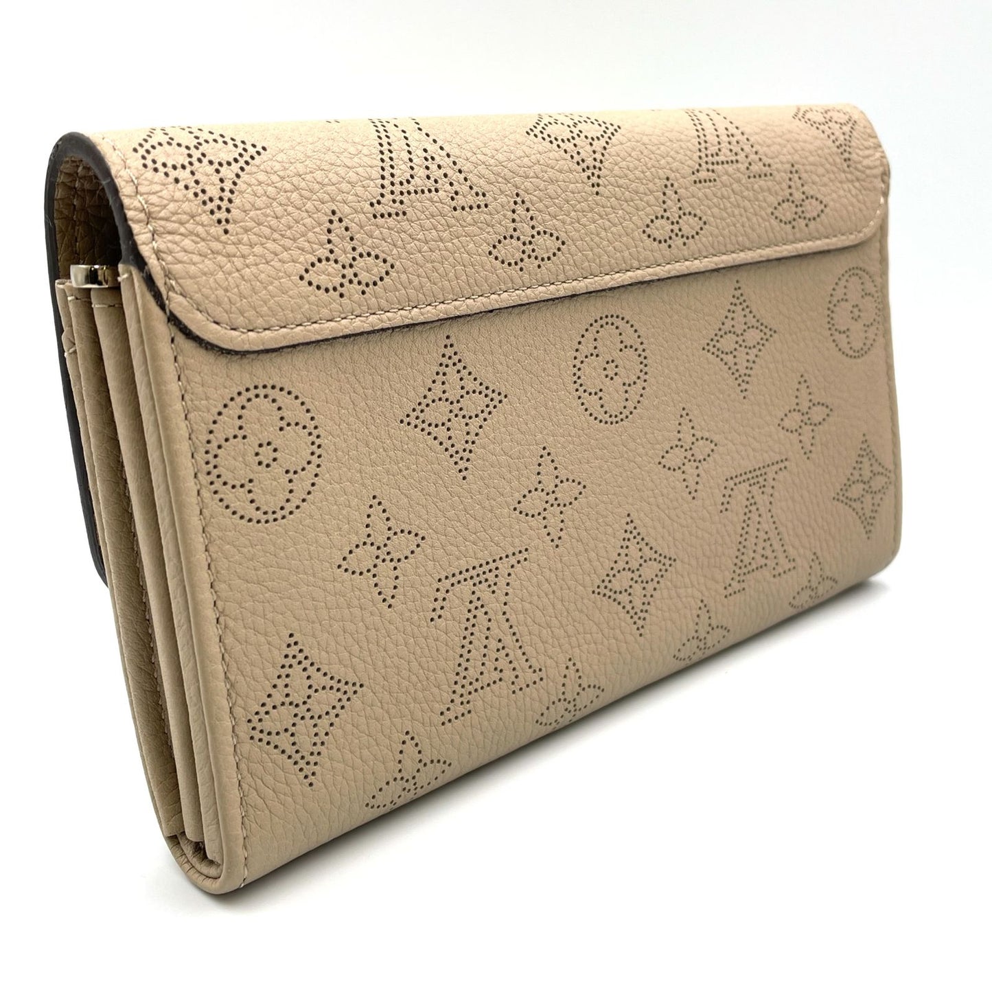 Louis Vuitton Portefeuille Iris Mahina Gare Initial Available Leather Beige — view 2