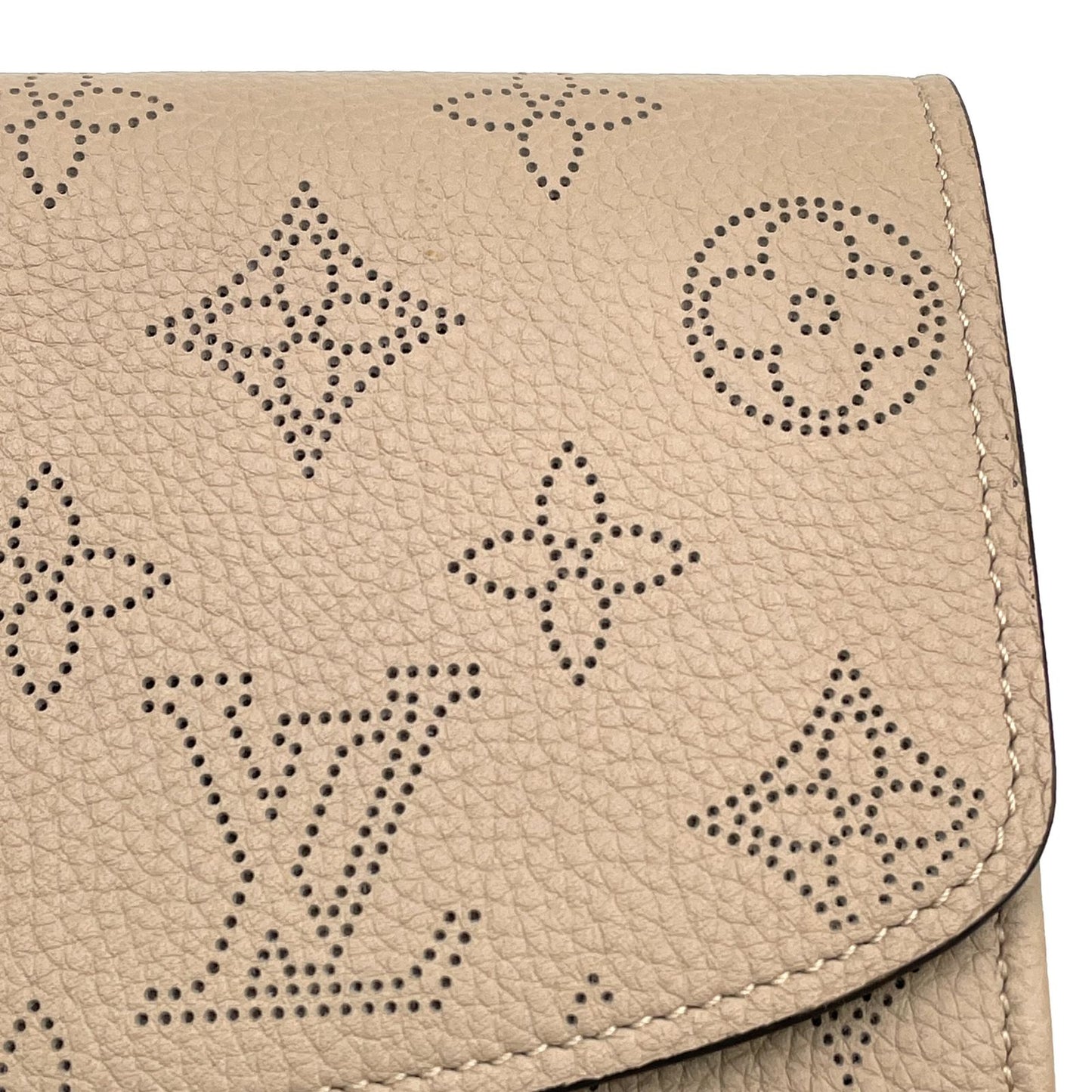 Louis Vuitton Portefeuille Iris Mahina Gare Initial Available Leather Beige — view 6