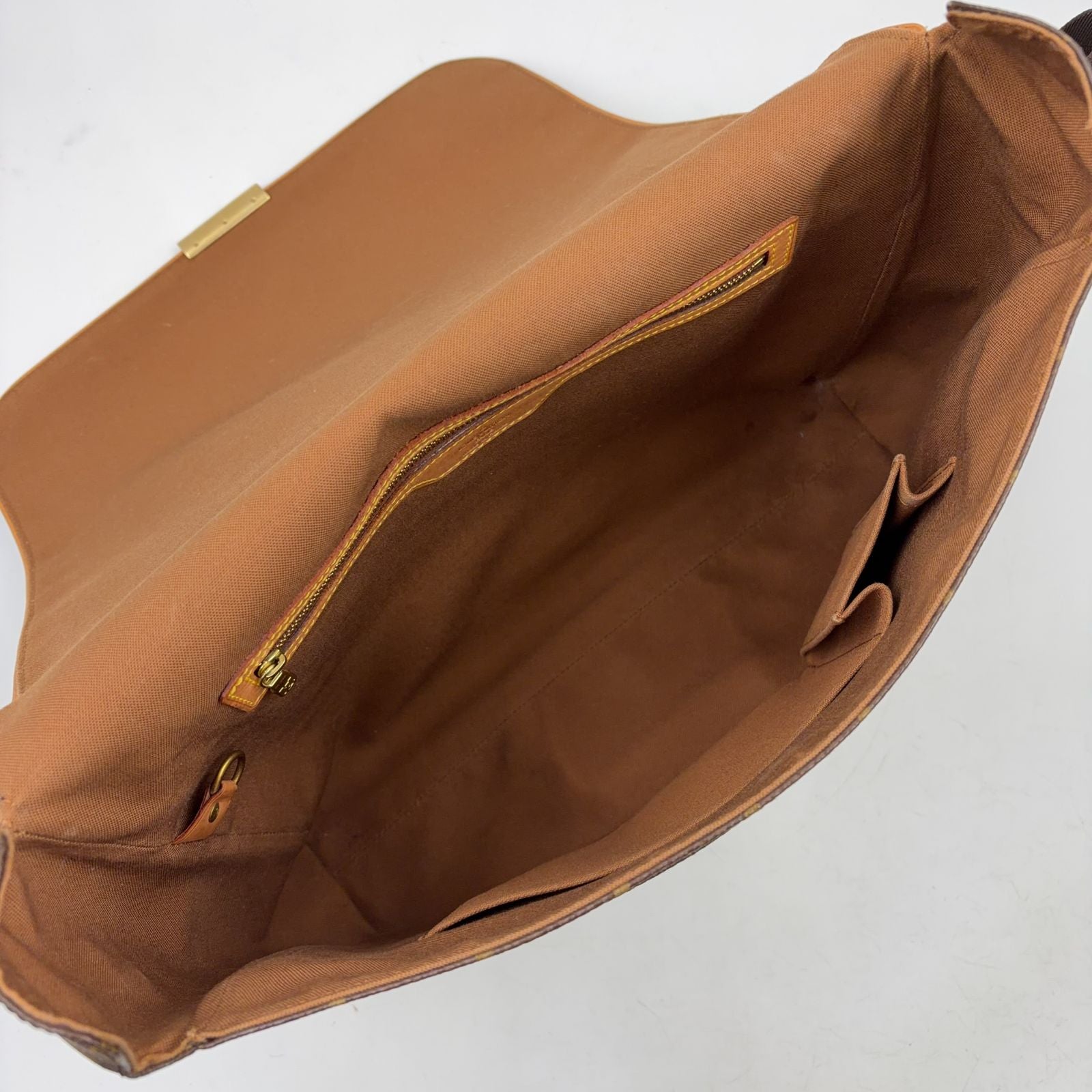 Louis Vuitton Aves Monogram Leather Brown Shoulder Bag Gold — view 3