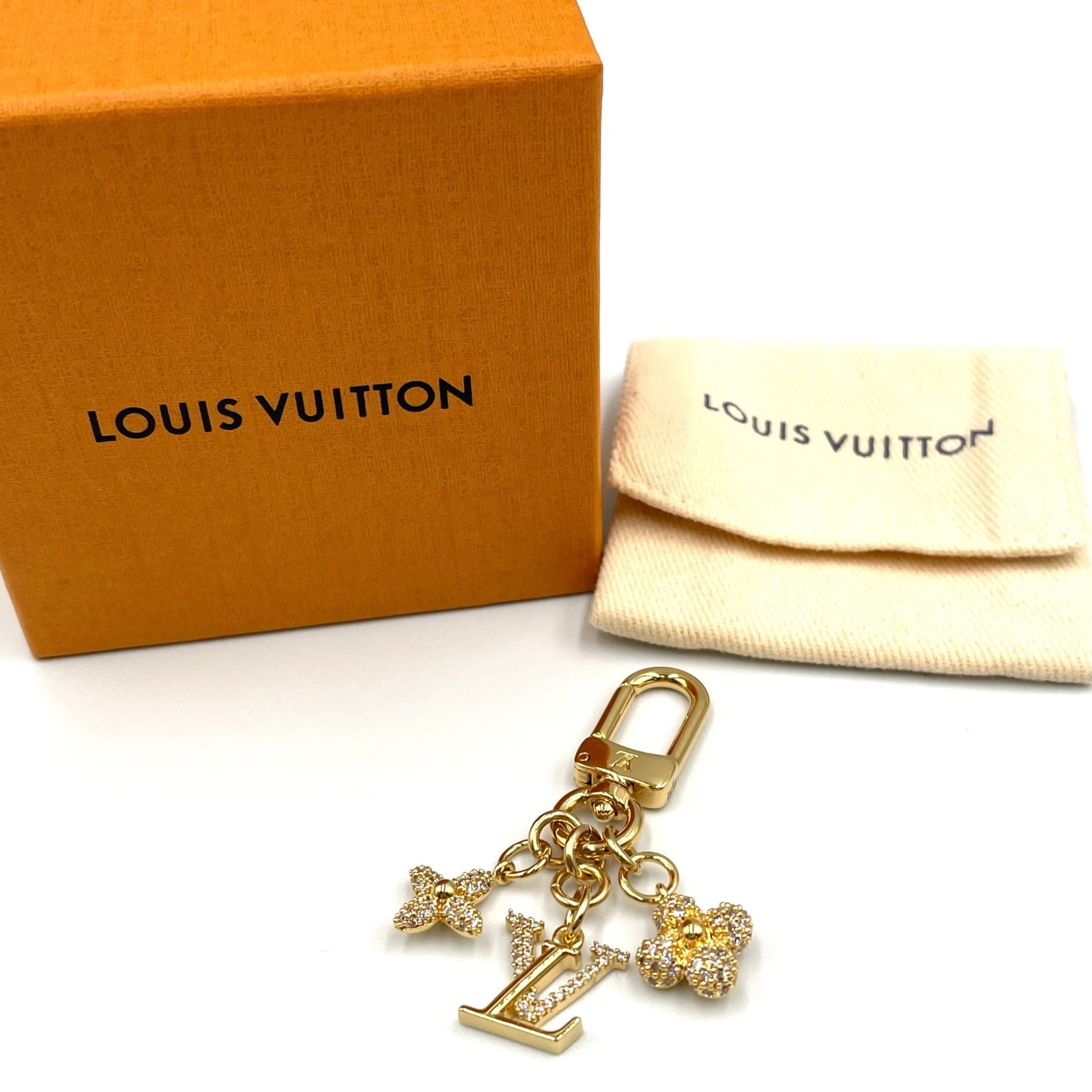 Louis Vuitton Micro Charm LV Iconic Metal Gold Key Holder — view 8
