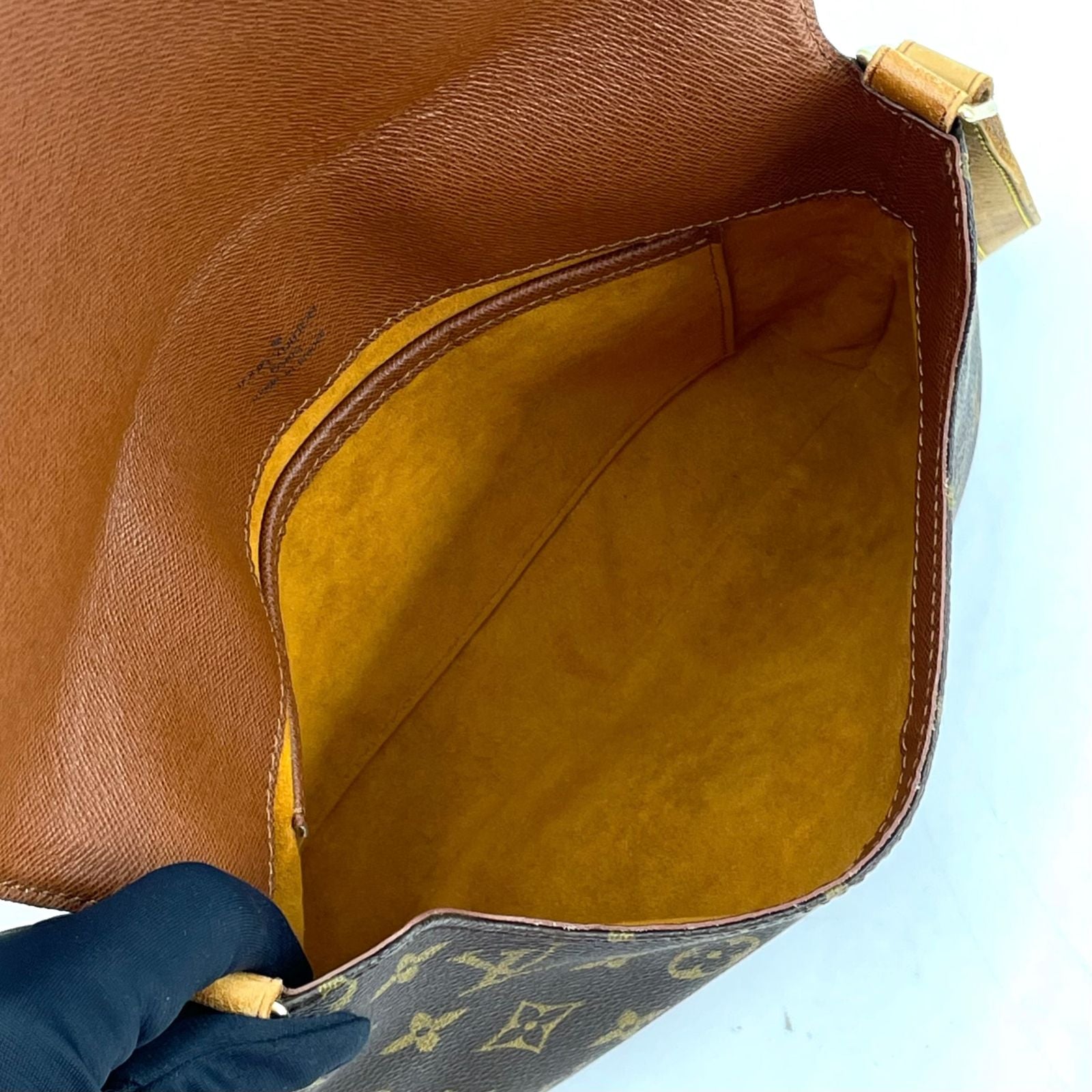 Louis Vuitton Musette Tango Short Strap Monogram Leather Brown Shoulder Bag Gold — view 3