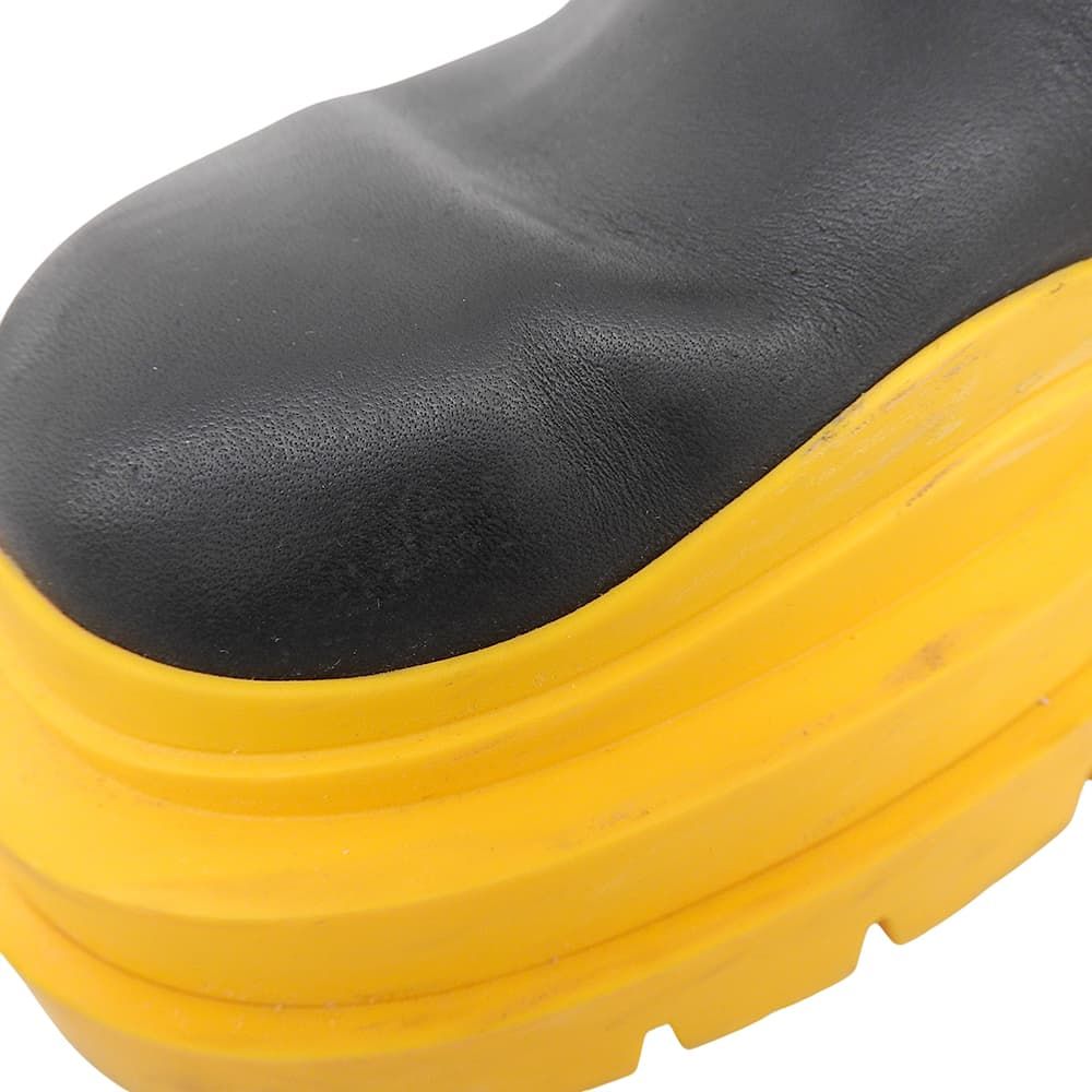Bottega Veneta Tire Chelsea Boots Shoes Black Orange — view 4
