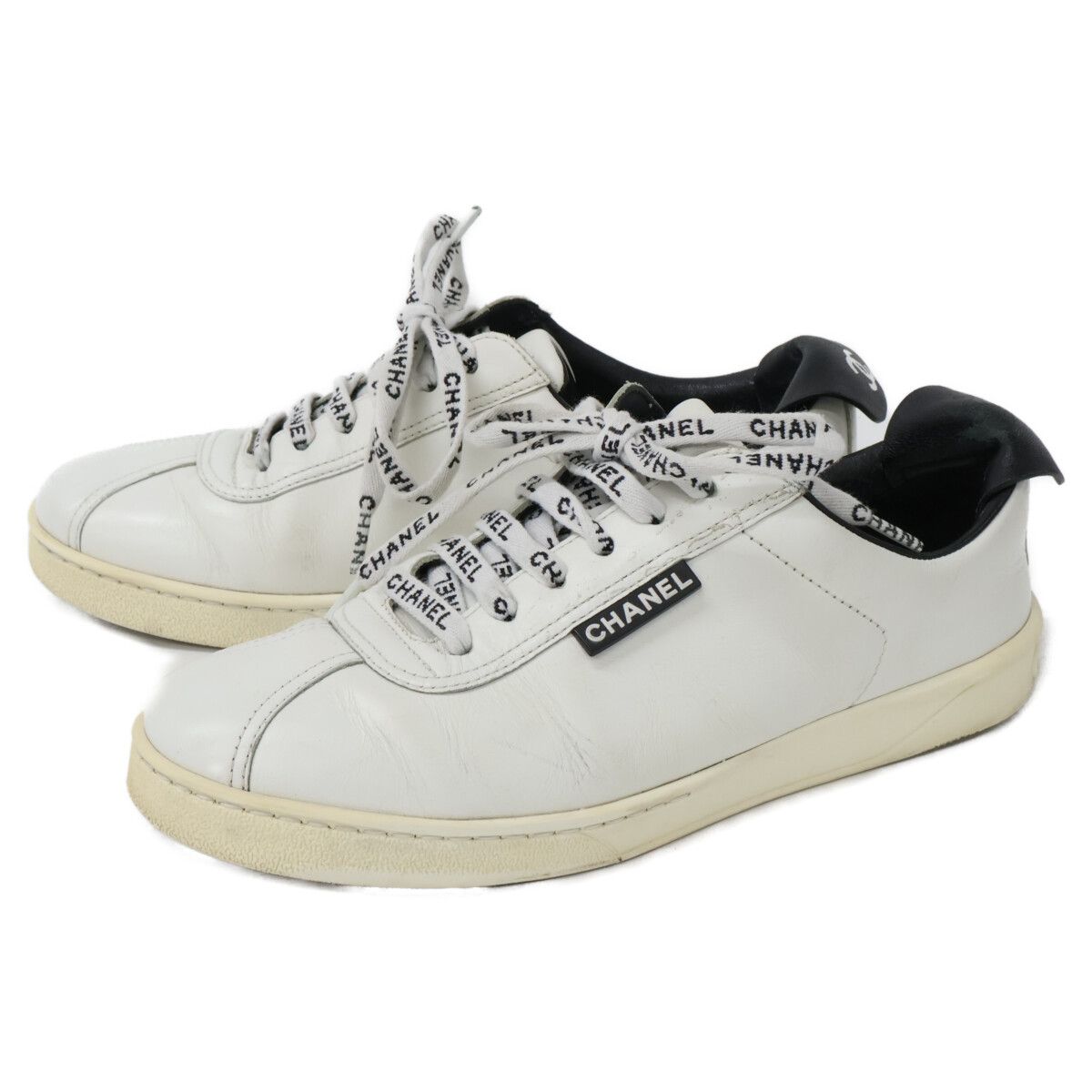 Chanel Calfskin Classic Logo Lace Low Cut Sneakers