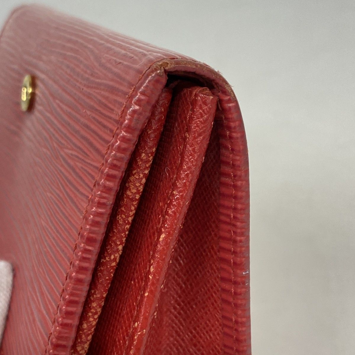 Louis Vuitton Wallet Epi Porte-Monnaie Viennois Tresor Castilian Red — view 8