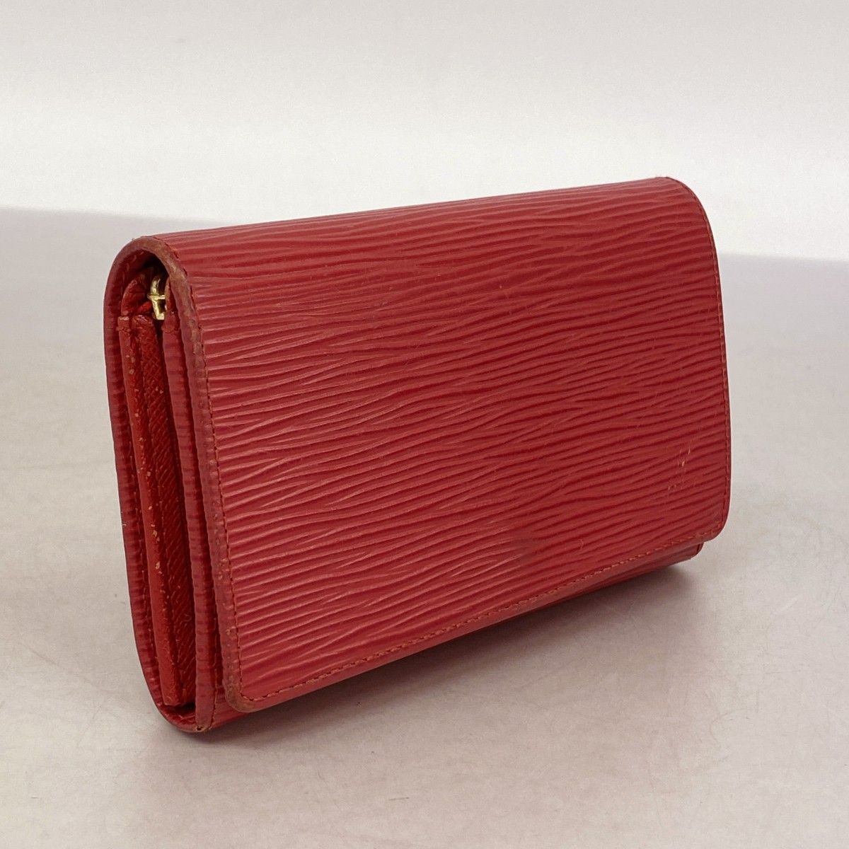 Louis Vuitton Wallet Epi Porte-Monnaie Viennois Tresor Castilian Red — view 2