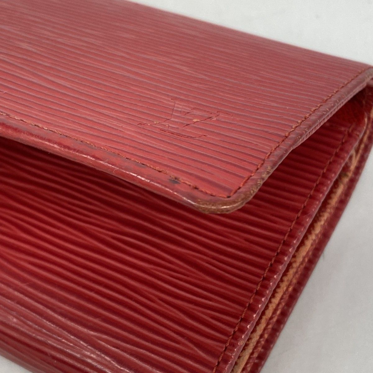 Louis Vuitton Wallet Epi Porte-Monnaie Viennois Tresor Castilian Red — view 6