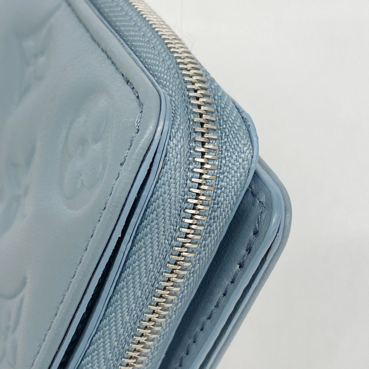 Louis Vuitton Wallet Coussin Portefeuille Lou Blue Glacier — view 6