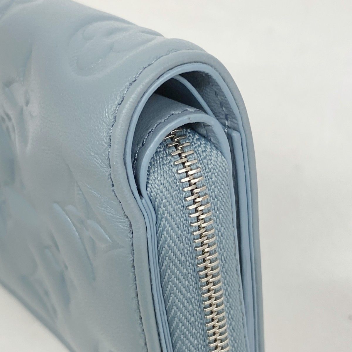Louis Vuitton Wallet Coussin Portefeuille Lou Blue Glacier — view 5