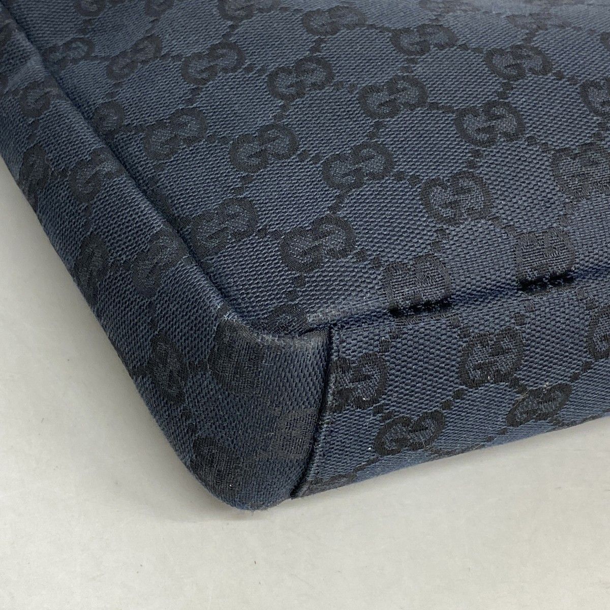 Gucci Shoulder Bag GG Canvas Black Silver — view 6