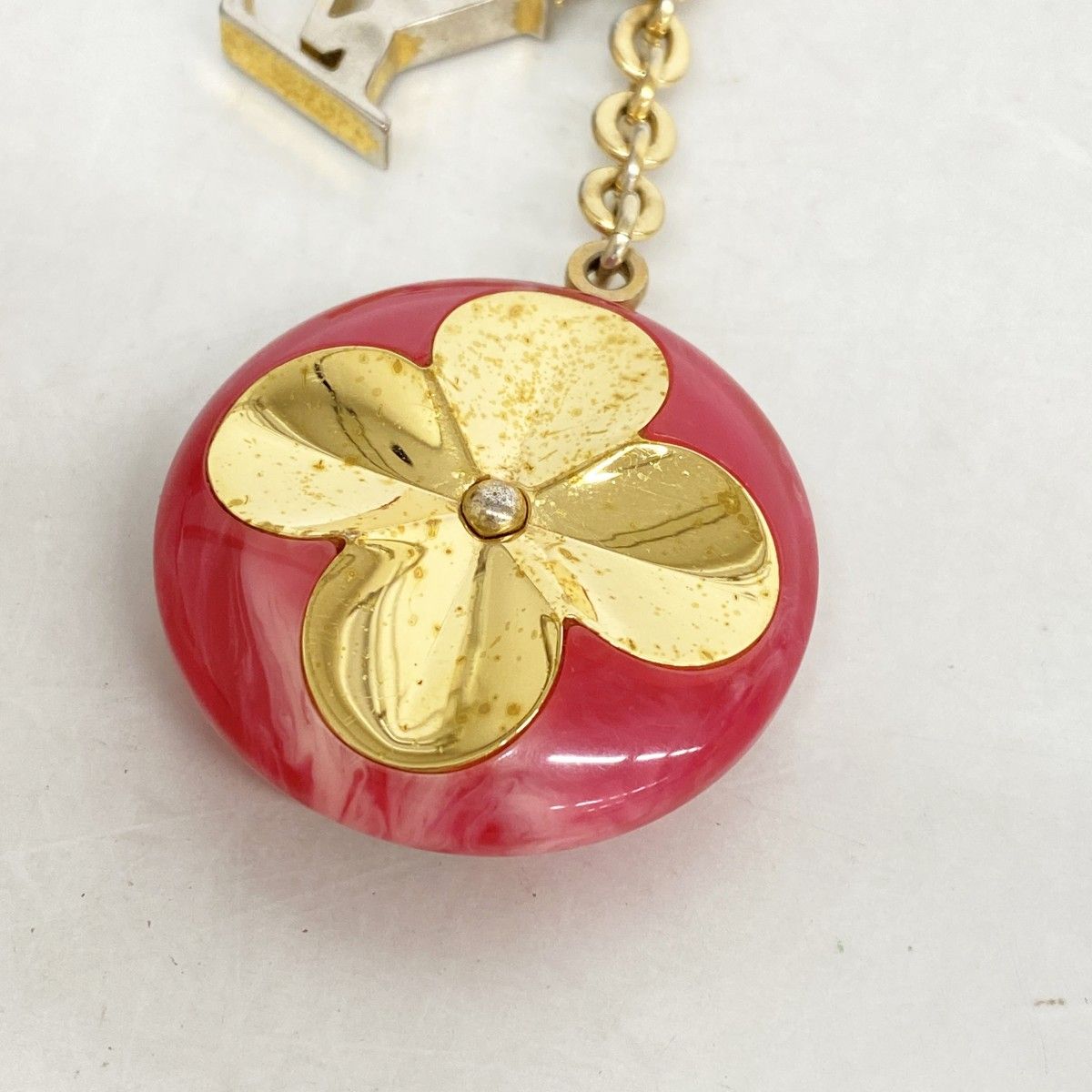 Louis Vuitton Key Holder Charm Holo Flower Pink Gold — view 4