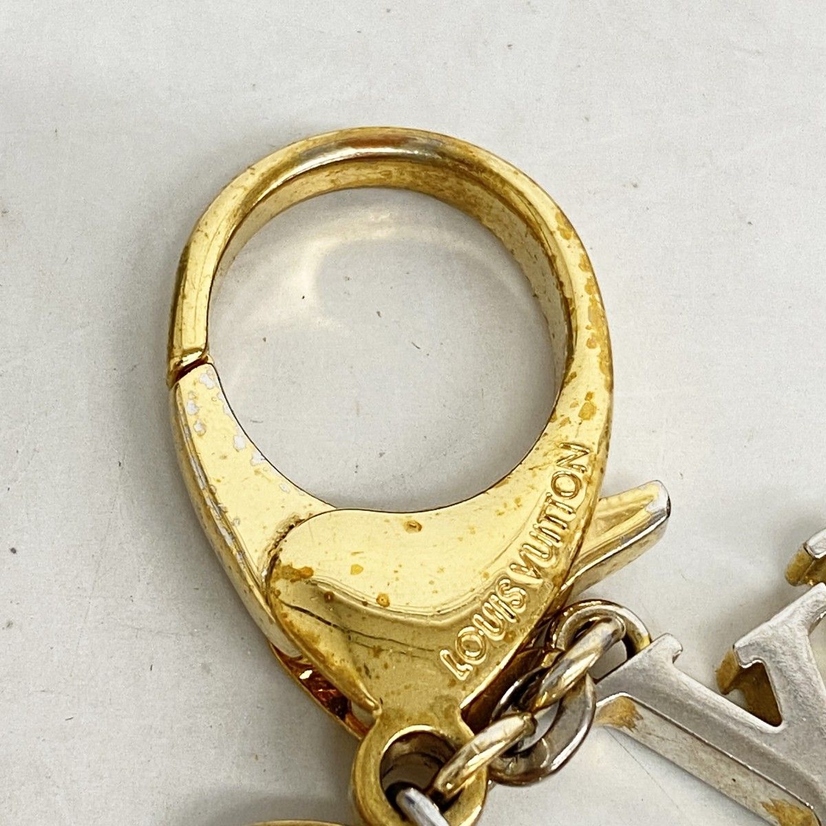 Louis Vuitton Key Holder Charm Holo Flower Pink Gold — view 3