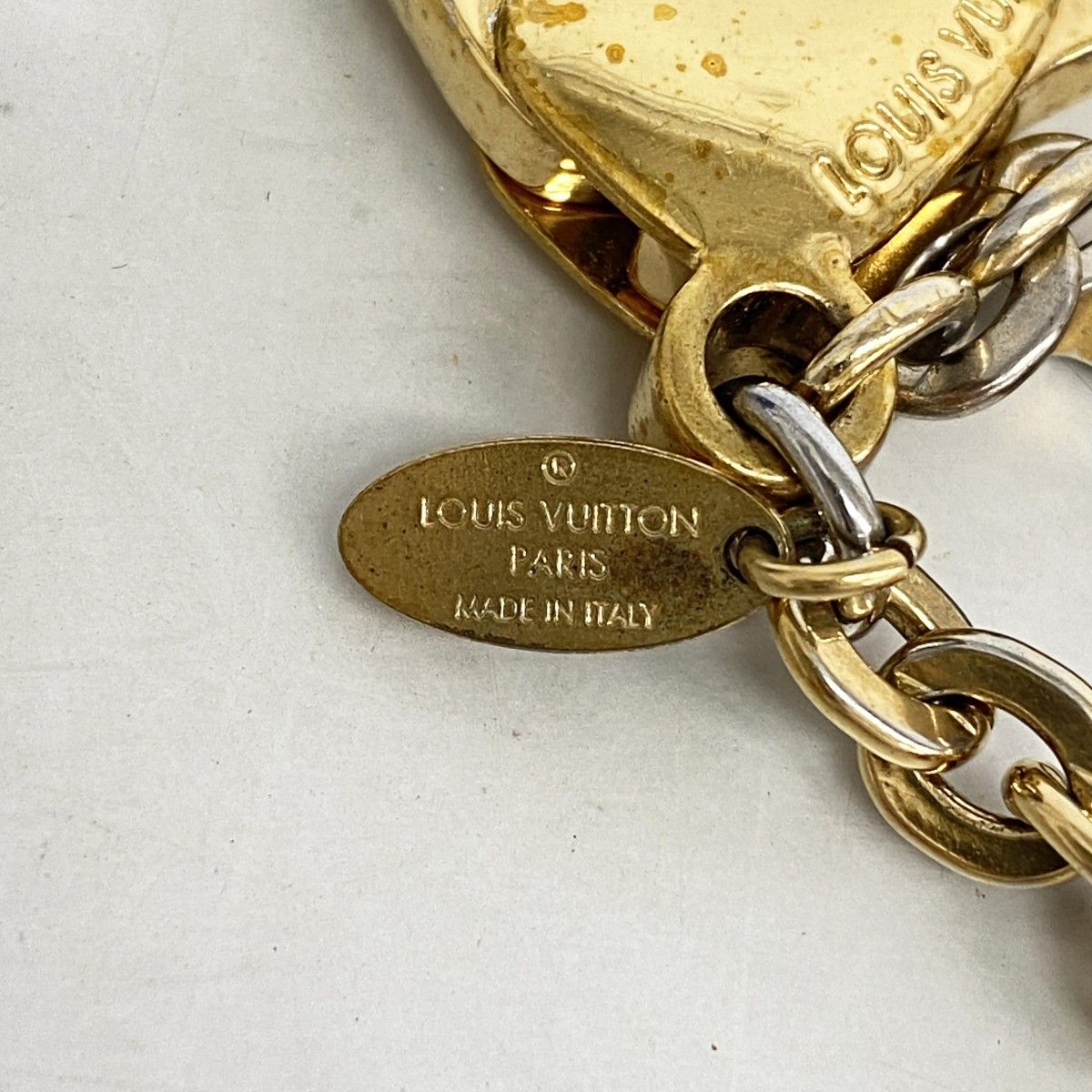 Louis Vuitton Key Holder Charm Holo Flower Pink Gold — view 2