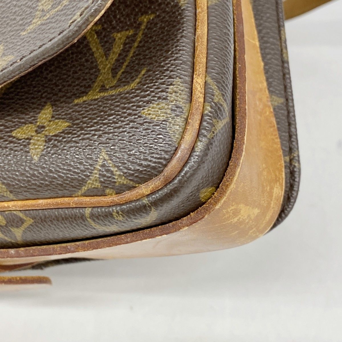 Louis Vuitton Shoulder Bag Monogram Cartouchiere MM Brown — view 9