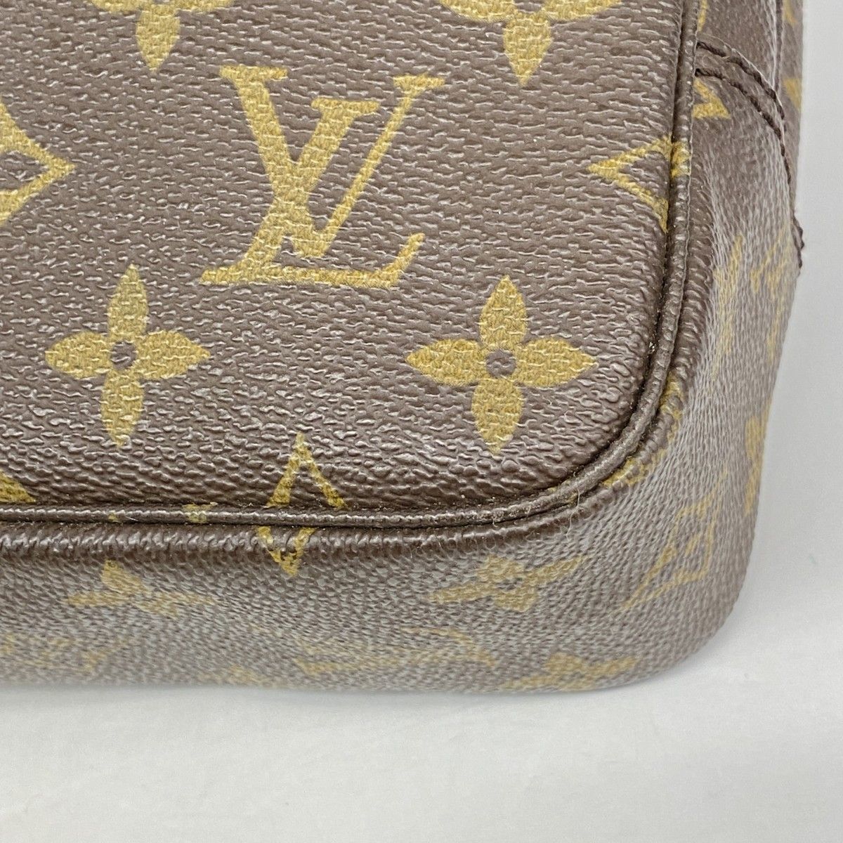 Louis Vuitton Pouch Monogram Trousse Toilet 23 Brown — view 6