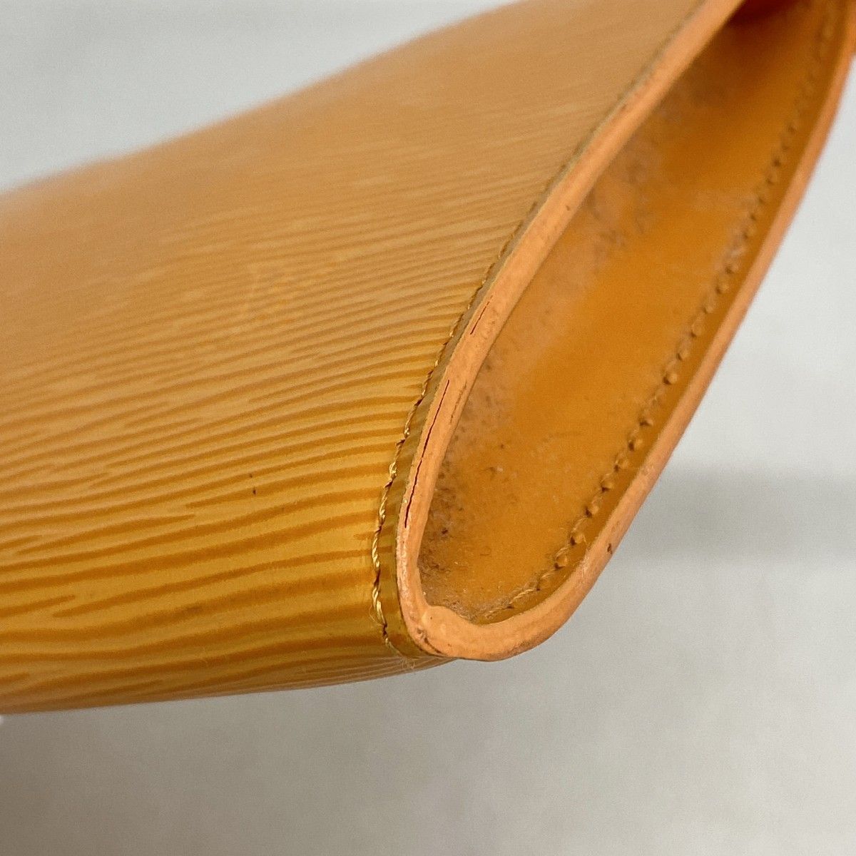 Louis Vuitton Pouch Epi Pochette Mandarin — view 6