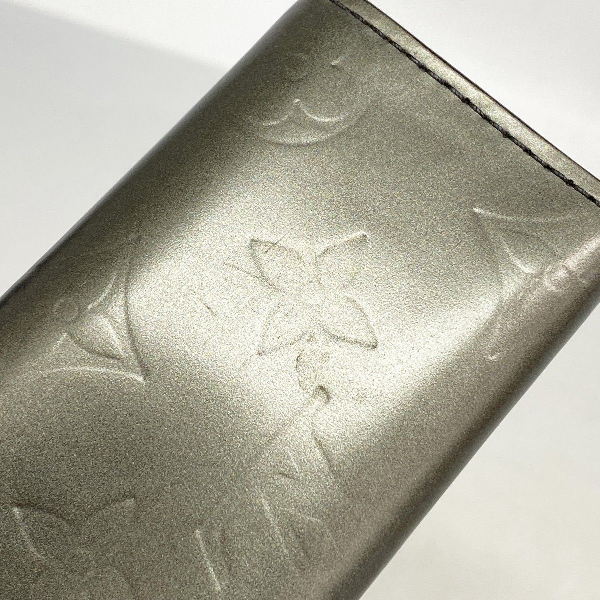 Louis Vuitton Key Case Monogram Matte Multicles 4 Noir Key Holder — view 7