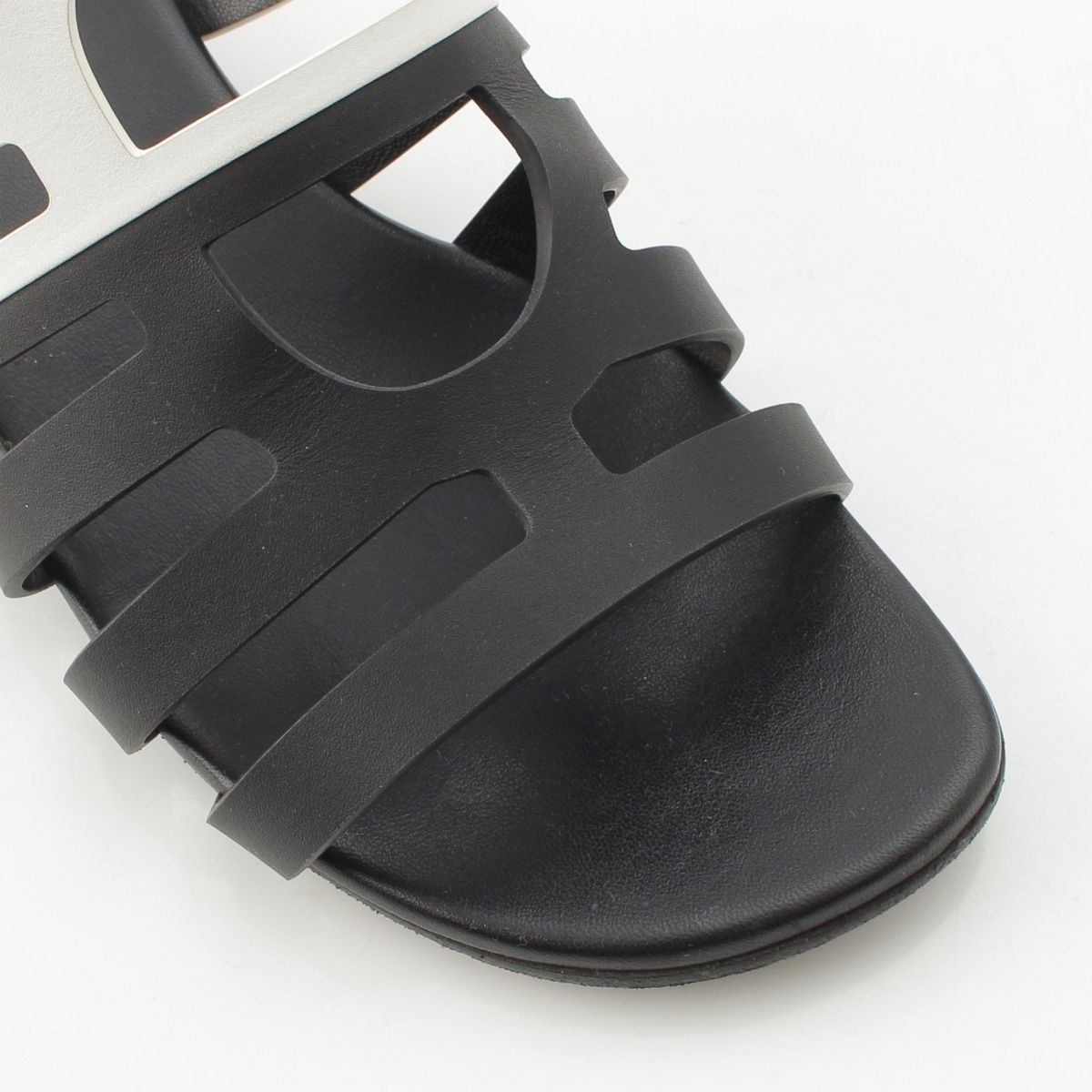 Hermes Camellia Chaine Sandals Black White — view 6