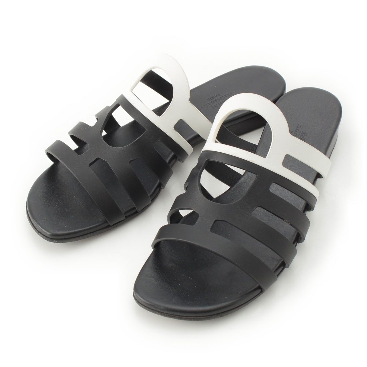 Hermes Camellia Chaine Sandals Black White