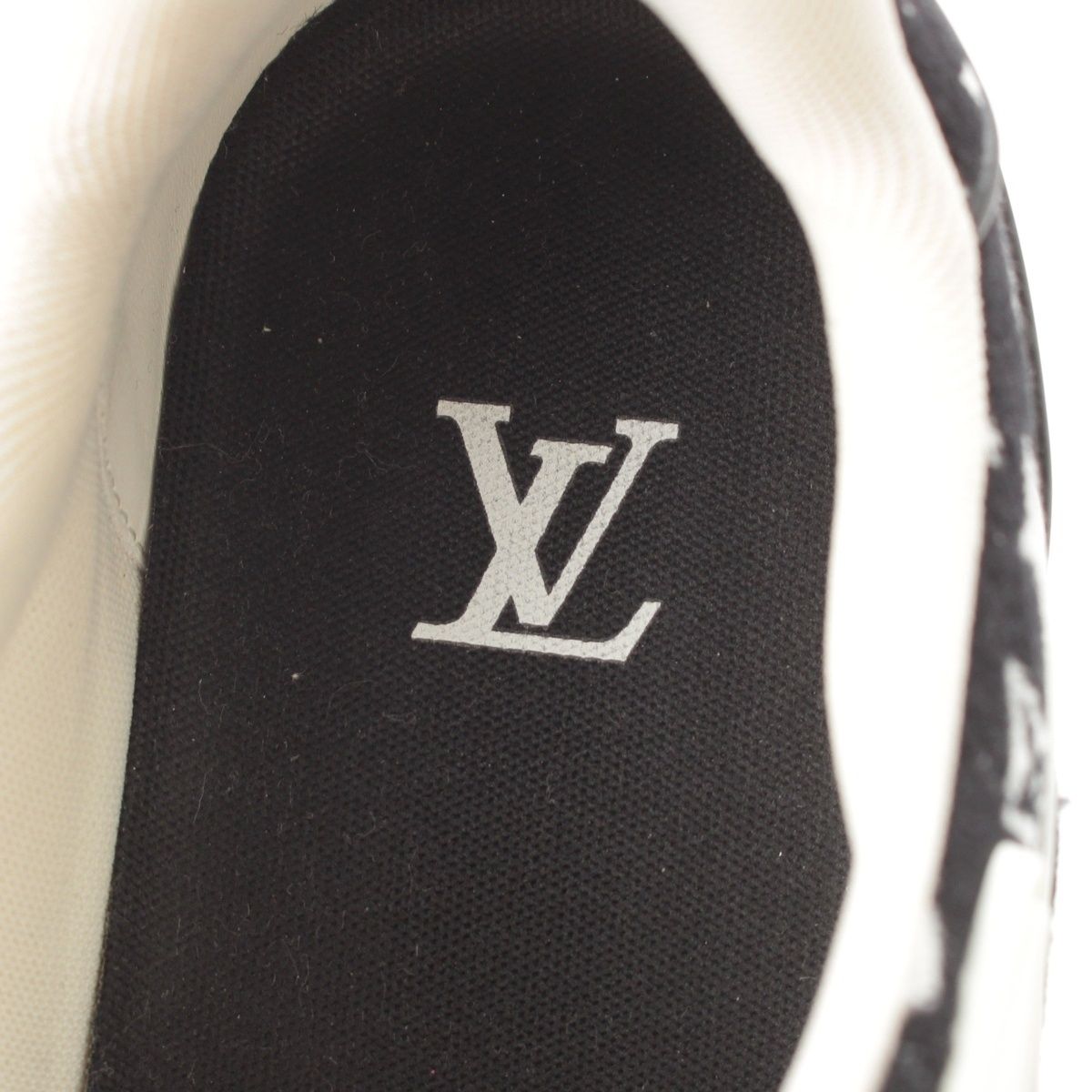 Louis Vuitton LV Velour Leather Low Cut Sneakers Shoes Black — view 7