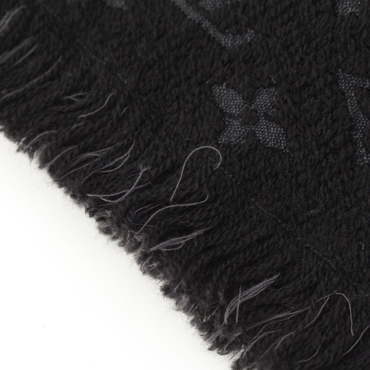 Louis Vuitton Monogram Wool Echarpe Scarf Black — view 3