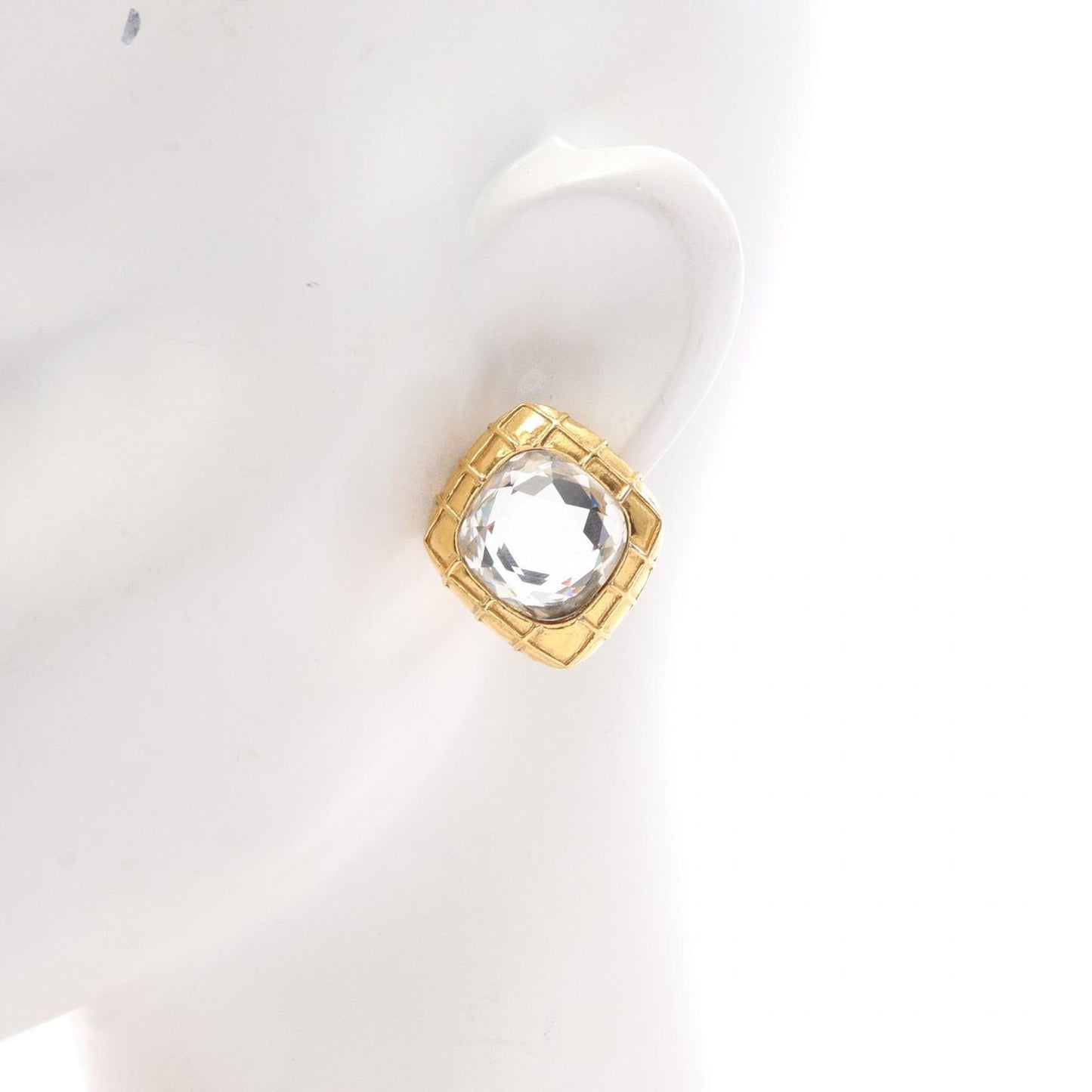 Chanel Earrings Quilted Gold — view 4