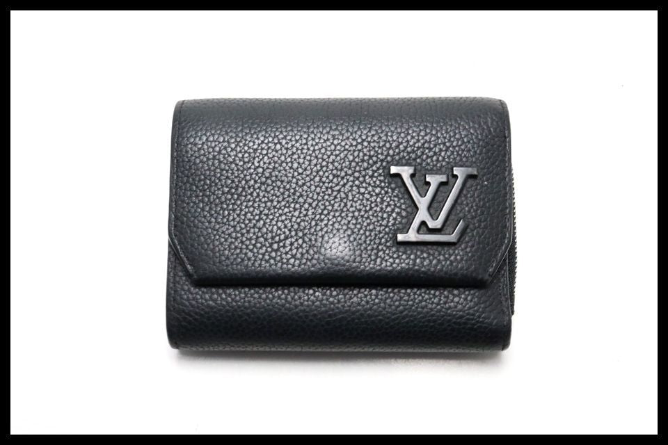 Louis Vuitton LV Aerogram Portefeuille Pilot Compact Leather Trifold Wallet