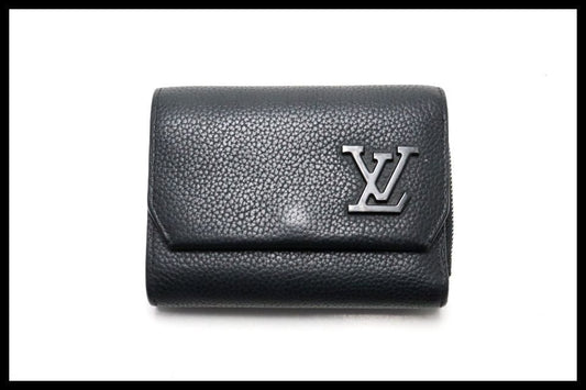 Louis Vuitton LV Aerogram Portefeuille Pilot Compact Leather Trifold Wallet