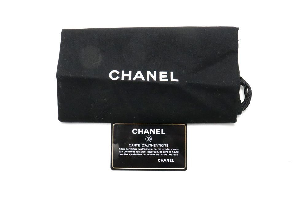 Chanel 12 Quilted GD Enamel Leather Shoulder Bag — view 8