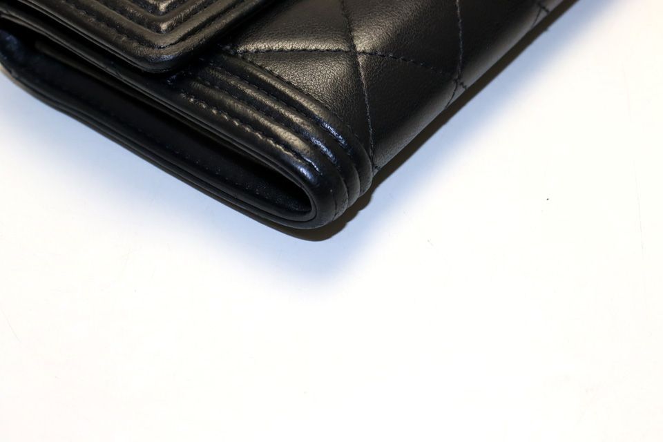 Chanel Body GD Leather Bifold Wallet — view 5