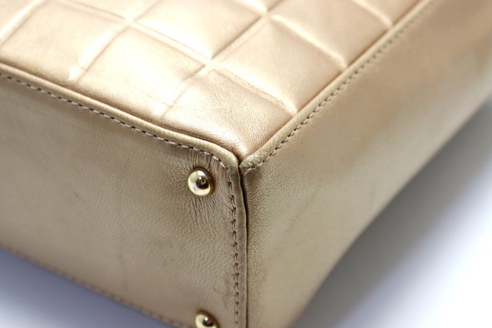 Chanel Chocolate Bar GD Leather Shoulder Bag — view 4