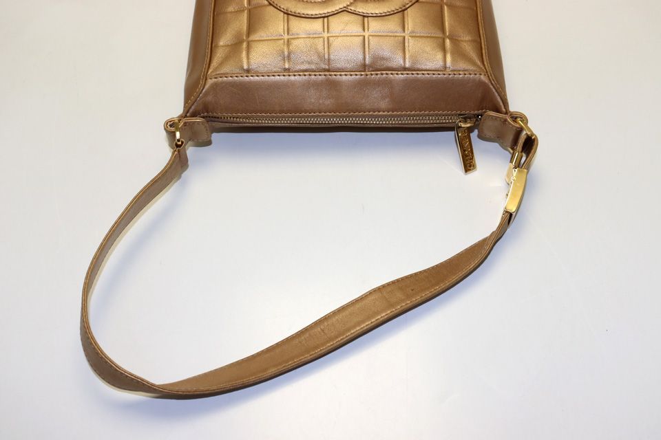 Chanel Chocolate Bar GD Leather Shoulder Bag — view 8