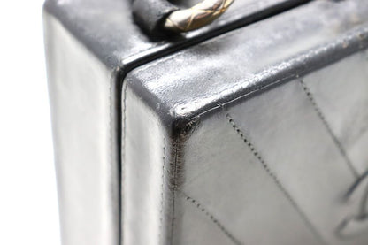 Chanel Stitch GD Leather Shoulder Bag — view 8