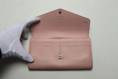 Louis Vuitton Epi Portefeuille Sarah Leather Bifold Wallet — view 4