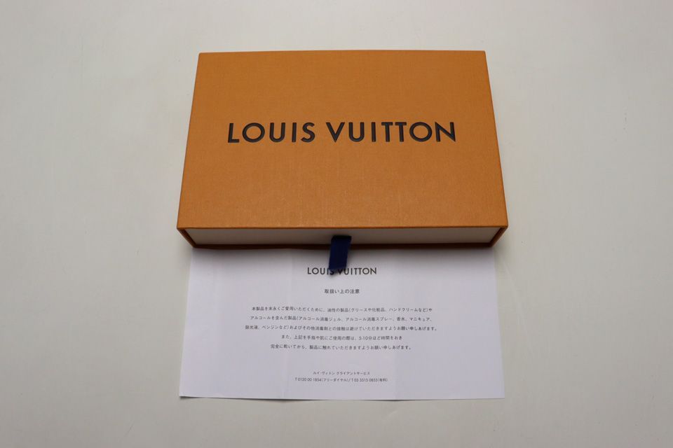 Louis Vuitton Epi Portefeuille Sarah Leather Bifold Wallet — view 8