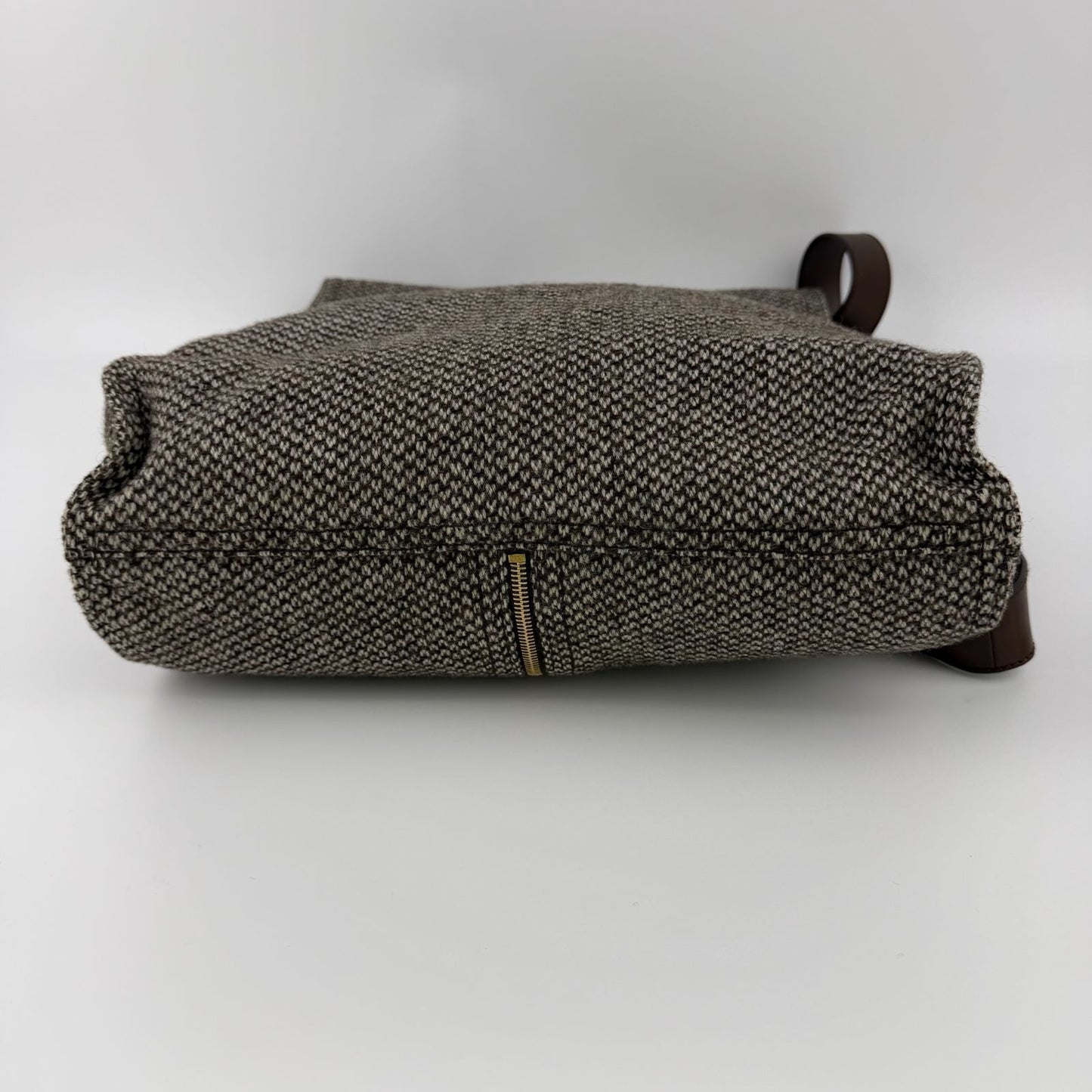 Saint Laurent Yves Shoulder Bag Brown Tweets de Vinte Ji Su Hboc — view 5