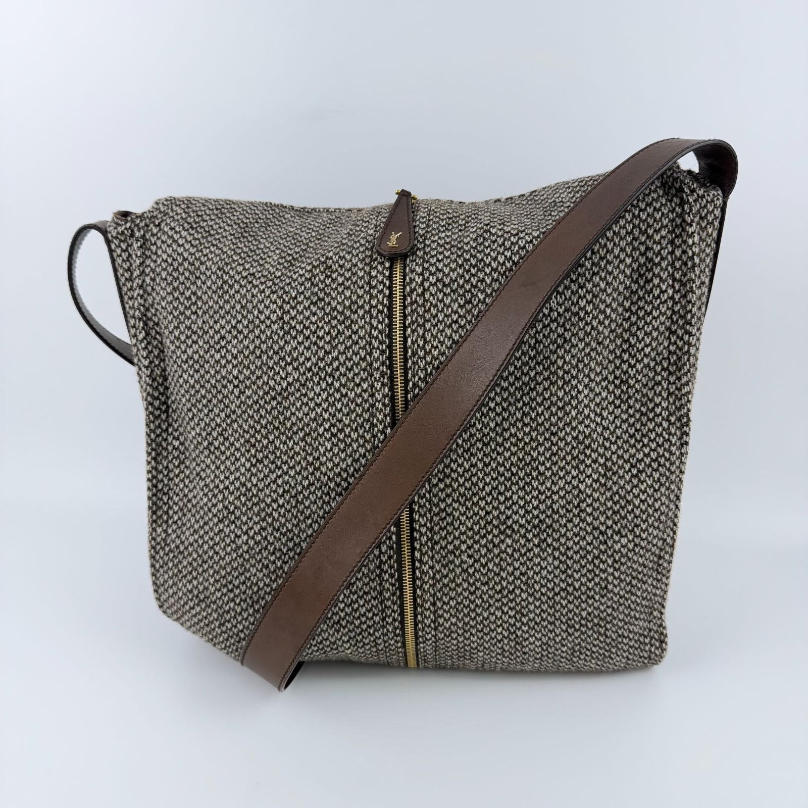 Saint Laurent Yves Shoulder Bag Brown Tweets de Vinte Ji Su Hboc
