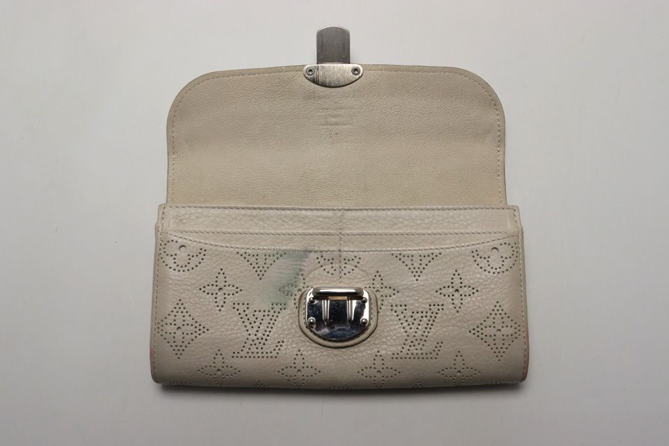 Louis Vuitton Mahina Portefeuille Iris Leather Bifold Wallet — view 4