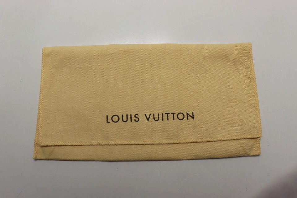 Louis Vuitton Mahina Portefeuille Iris Leather Bifold Wallet — view 8