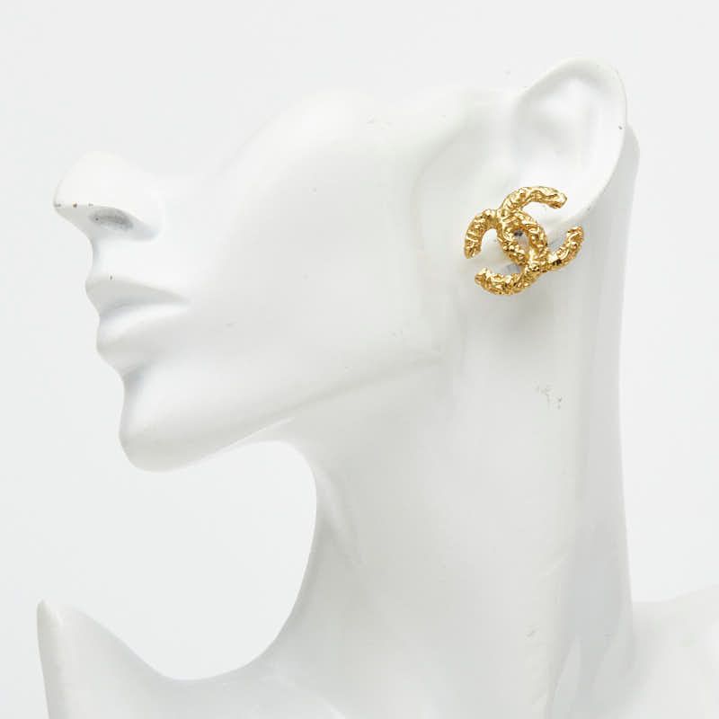 Chanel CC Logo Lava Vintage Earrings Gold Plated — view 5