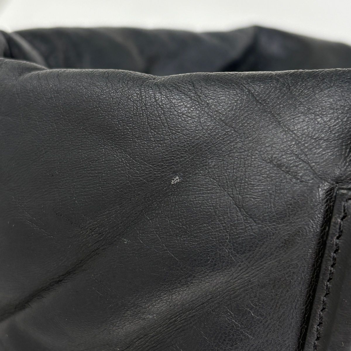 Chanel CC Logo Tote Leather Black — view 6