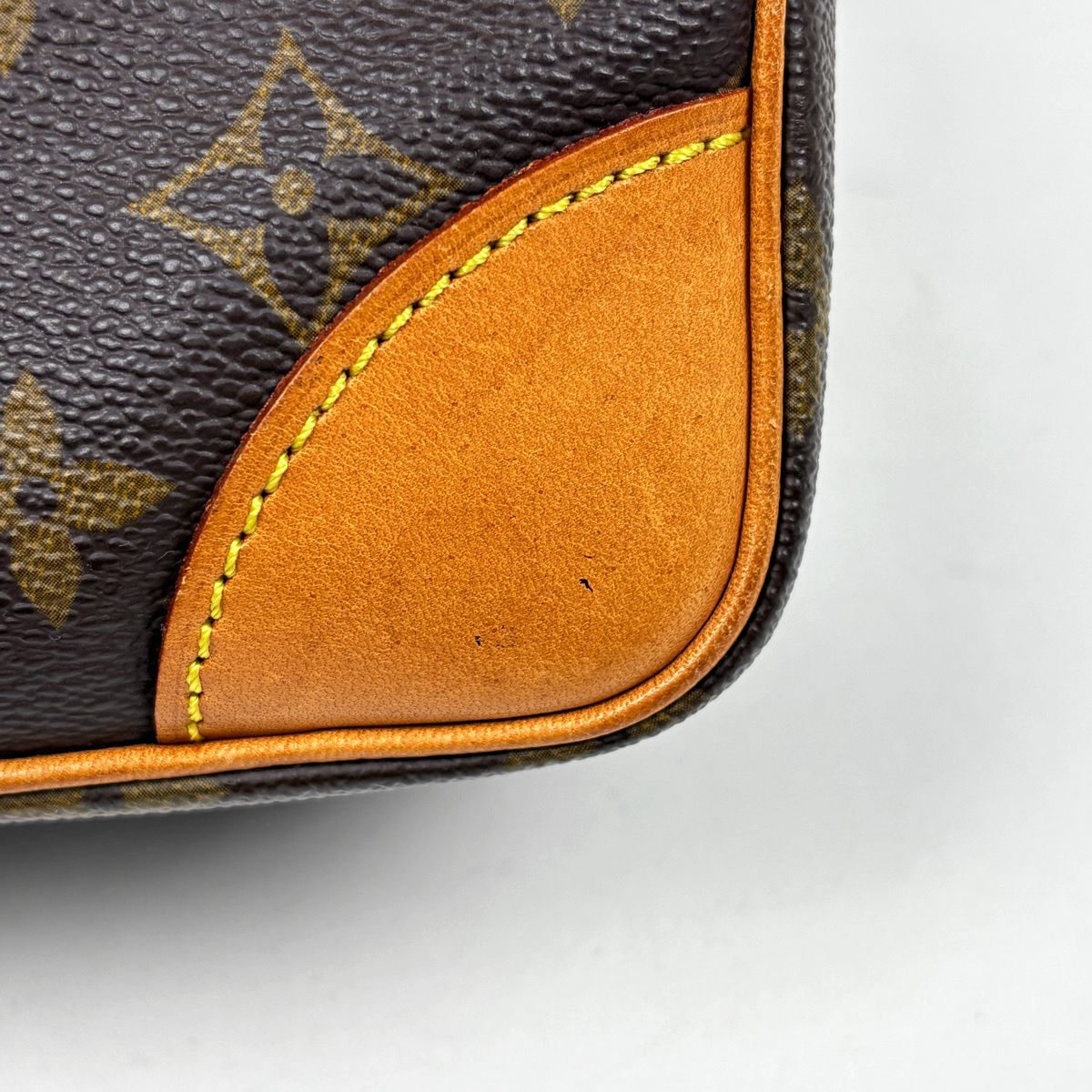 Louis Vuitton Junk Amazon Shoulder Bag Monogram Brown — view 3