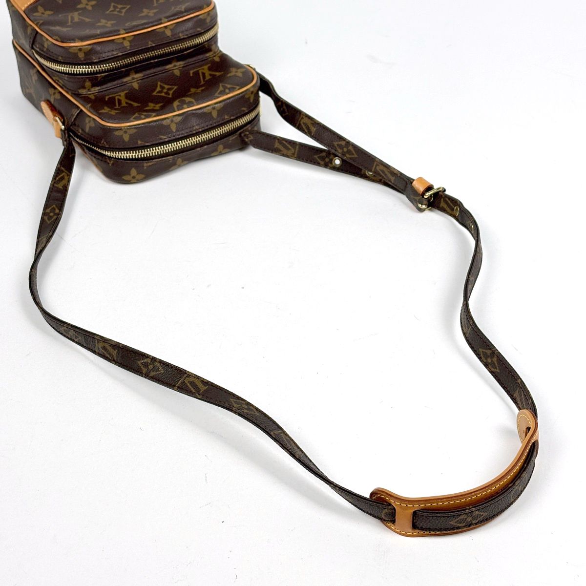 Louis Vuitton Junk Amazon Shoulder Bag Monogram Brown — view 6