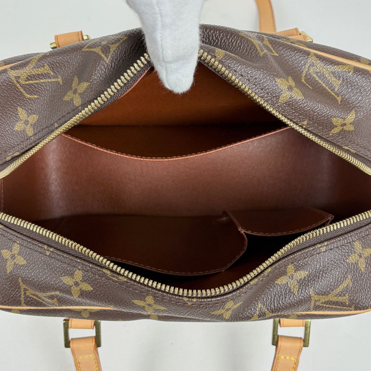 Louis Vuitton City MM Shoulder Bag Monogram Brown — view 7