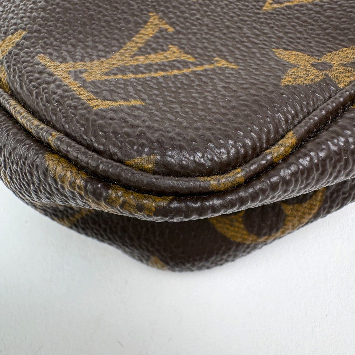 Louis Vuitton Pochette Makeup Cosmetics Pouch Monogram Brown — view 3