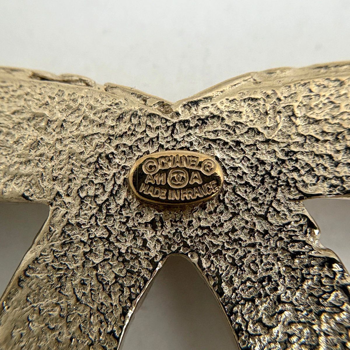Chanel CC Logo Line Stone Brooch Gold Plated — view 5
