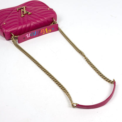 Louis Vuitton New Wave Chain MM 2-Way Shoulder Bag Leather Freesia — view 8