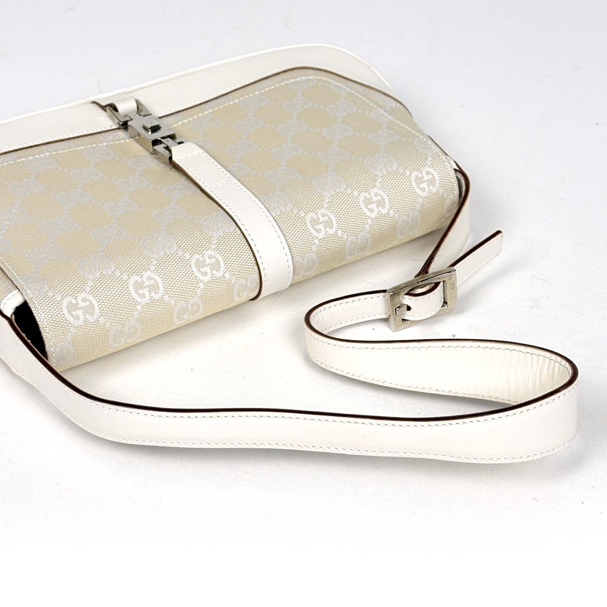 Gucci Jackie Line Shoulder Bag GG Canvas White — view 8