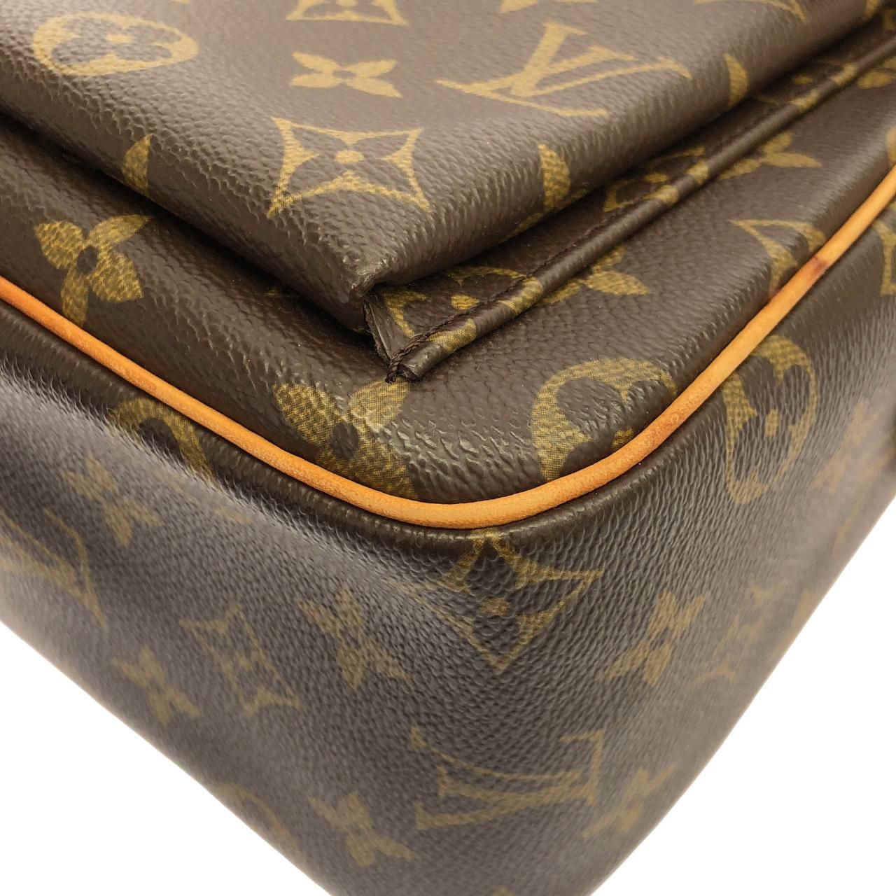 Louis Vuitton Monogram Viva-Cite GM Shoulder Bag — view 3