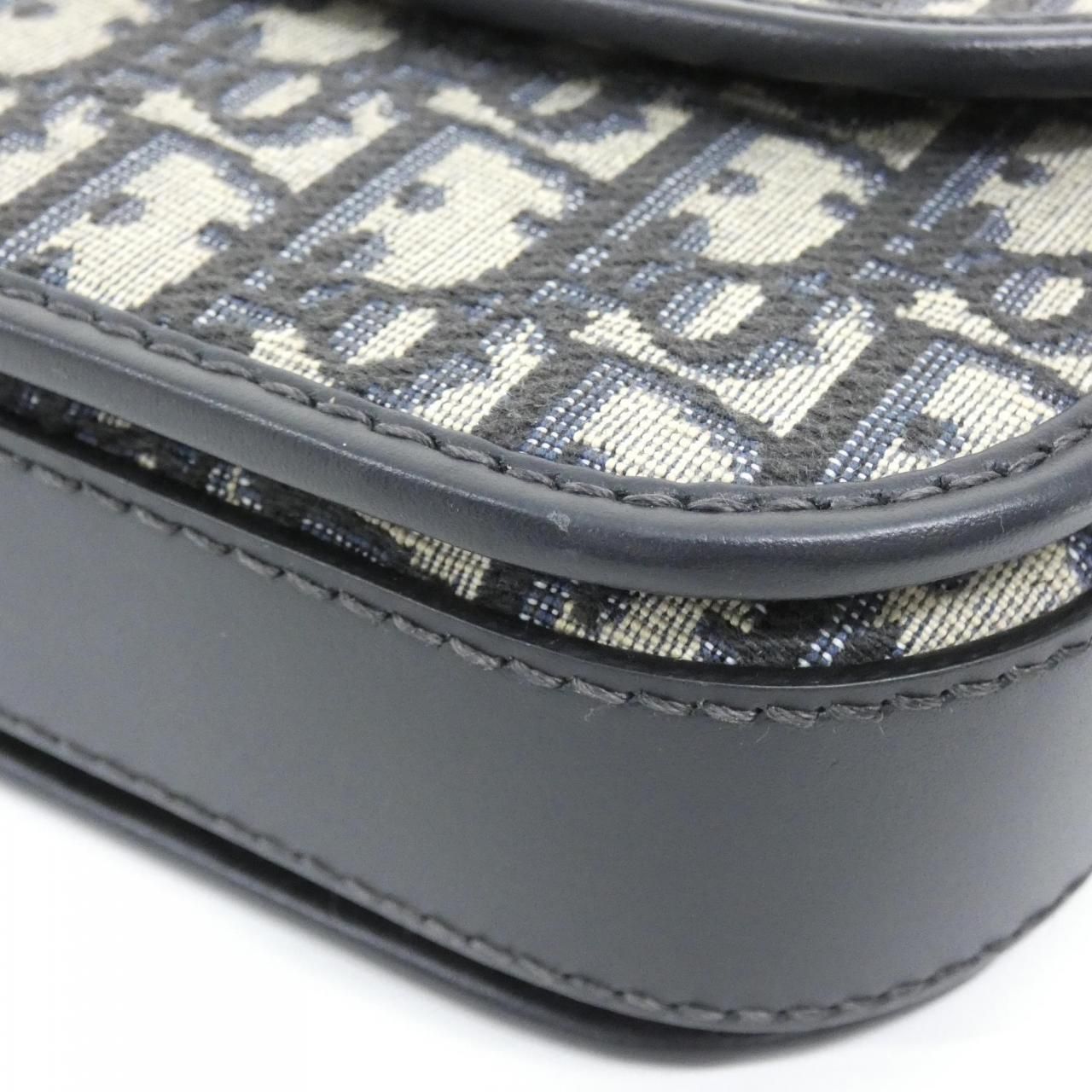 Dior Oblique 30 Montane Avenue Shoulder Bag — view 3